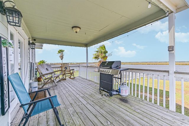 4622 Bayou Lane, Hitchcock, TX 77563