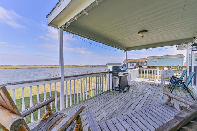 4622 Bayou Lane, Hitchcock, TX 77563