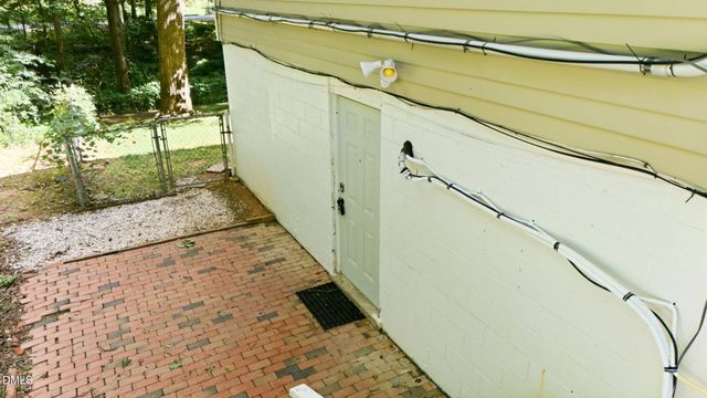 8718 Rollingwood Road, Chapel Hill, NC 27516