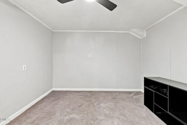 8718 Rollingwood Road, Chapel Hill, NC 27516