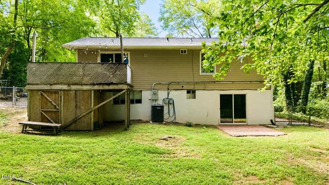 8718 Rollingwood Road, Chapel Hill, NC 27516