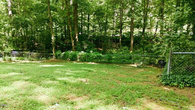 8718 Rollingwood Road, Chapel Hill, NC 27516