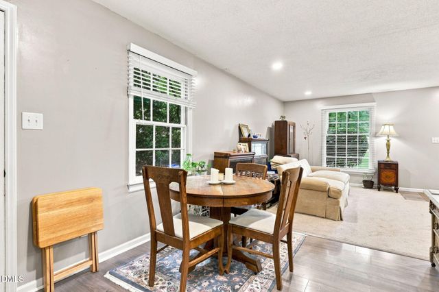 8718 Rollingwood Road, Chapel Hill, NC 27516