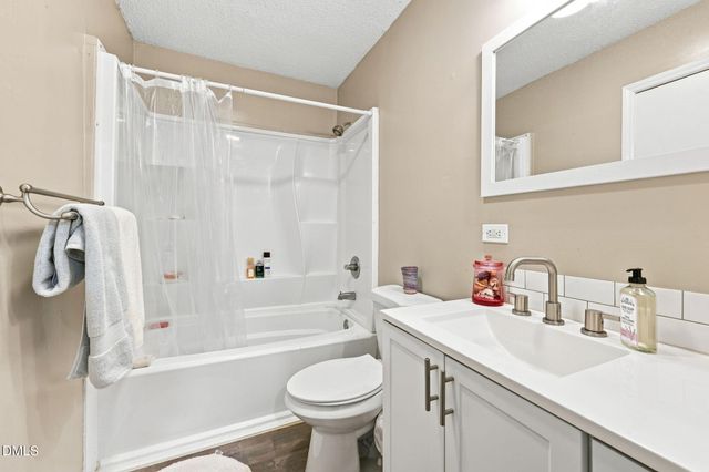 8718 Rollingwood Road, Chapel Hill, NC 27516