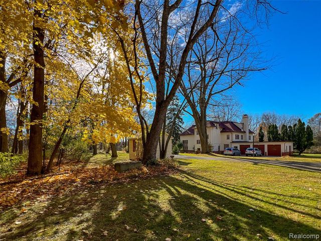 5044 Charing Cross Road, Bloomfield Hills, MI 48304