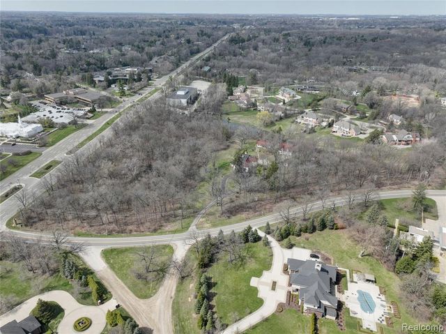 5044 Charing Cross Road, Bloomfield Hills, MI 48304
