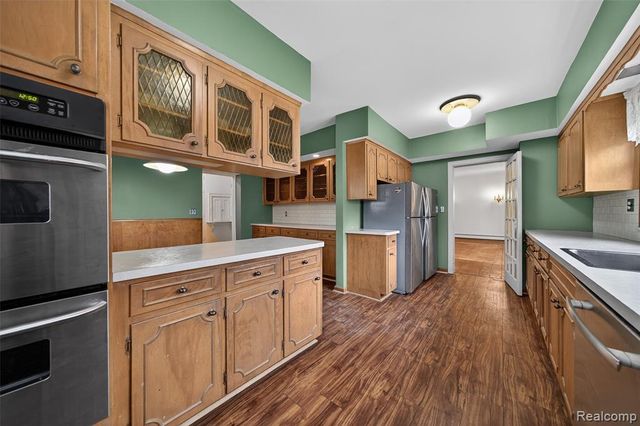 5044 Charing Cross Road, Bloomfield Hills, MI 48304