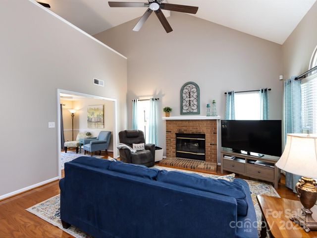 14025 Pytchley Lane, Charlotte, NC 28273
