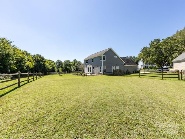 14025 Pytchley Lane, Charlotte, NC 28273