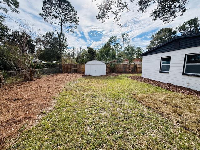 2403 NE 11TH STREET, Gainesville, FL 32609