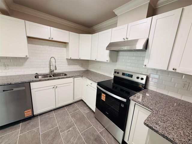 2403 NE 11TH STREET, Gainesville, FL 32609