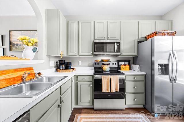 8456 Chaceview Court, Charlotte, NC 28269