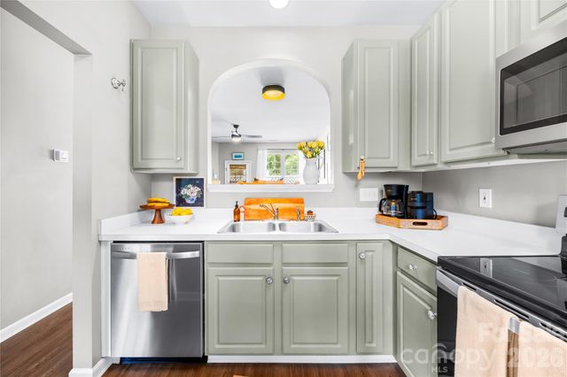 8456 Chaceview Court, Charlotte, NC 28269