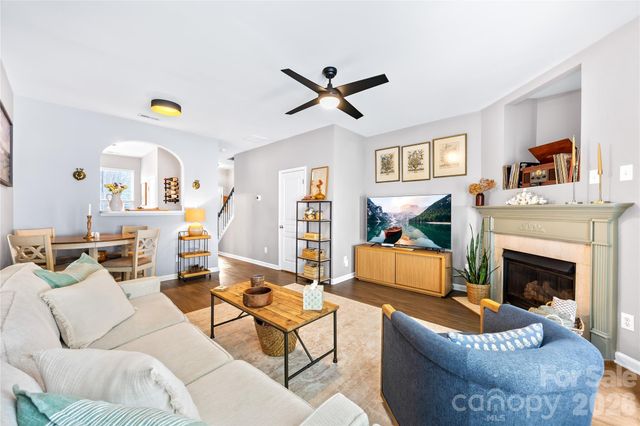 8456 Chaceview Court, Charlotte, NC 28269