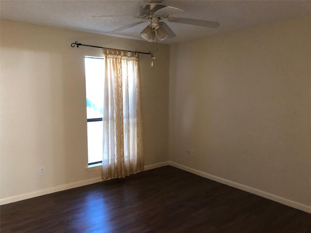 10053 Westpark Drive 324, Houston, TX 77042