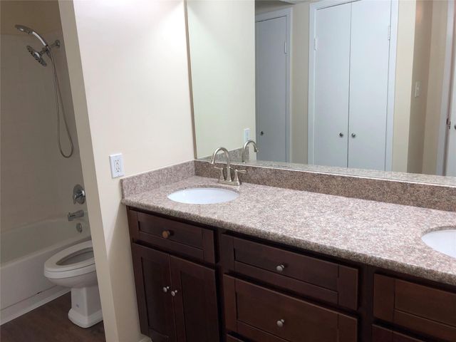 10053 Westpark Drive 324, Houston, TX 77042