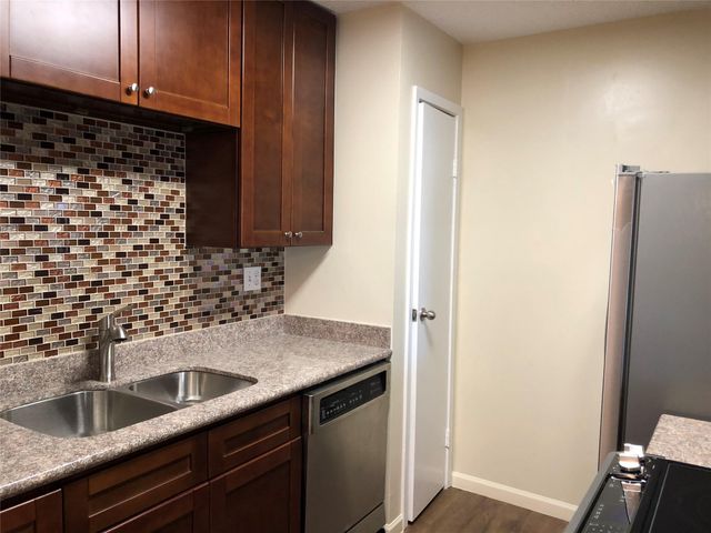 10053 Westpark Drive 324, Houston, TX 77042