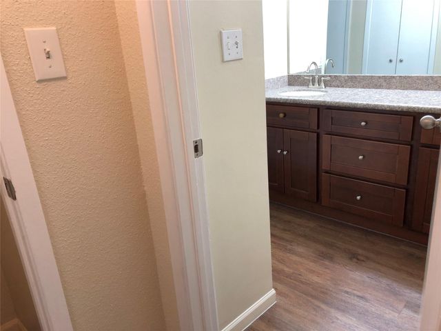 10053 Westpark Drive 324, Houston, TX 77042