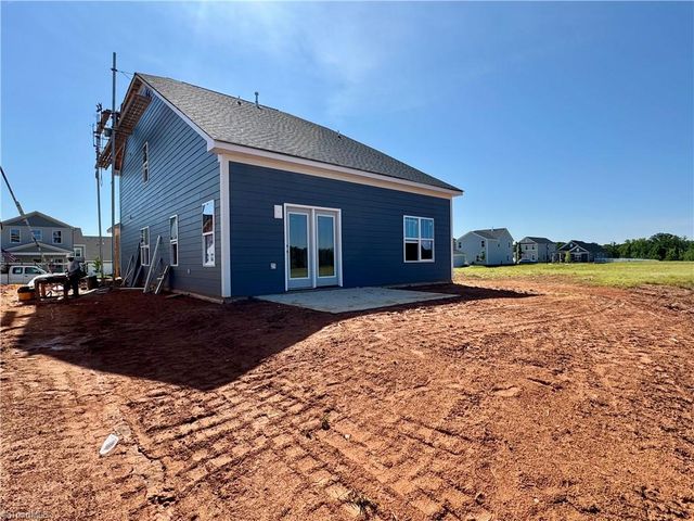 1715 Creekline Drive, Kernersville, NC 27284
