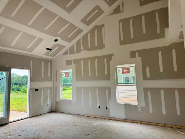1715 Creekline Drive, Kernersville, NC 27284