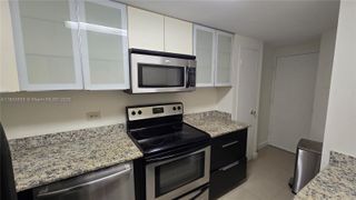 999 Brickell Bay Dr 2006, Miami, FL 33131