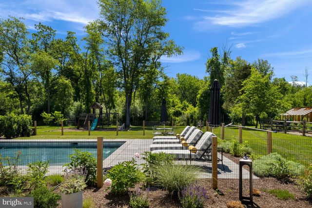 6230 SAW MILL RD, New Hope, PA 18938