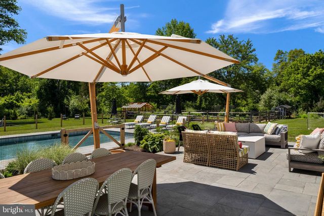 6230 SAW MILL RD, New Hope, PA 18938