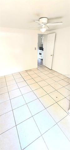 301 SE AVENUE B 2, Winter Haven, FL 33880