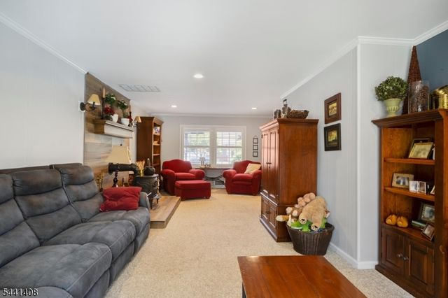 134 Marion Ct, Pompton Lakes Boro, NJ 07442