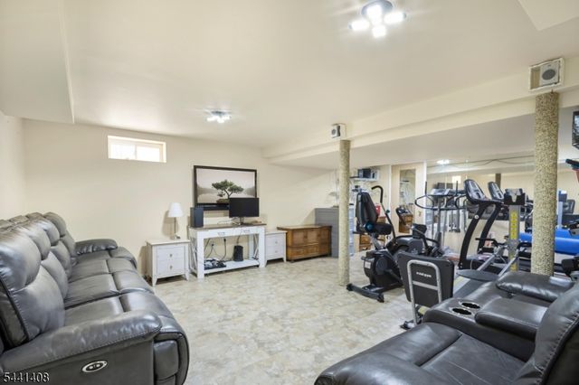 134 Marion Ct, Pompton Lakes Boro, NJ 07442