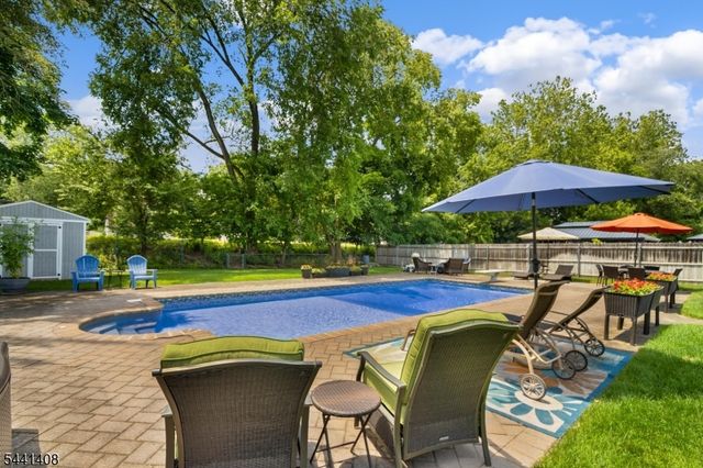 134 Marion Ct, Pompton Lakes Boro, NJ 07442