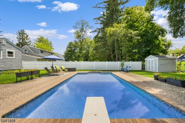 134 Marion Ct, Pompton Lakes Boro, NJ 07442