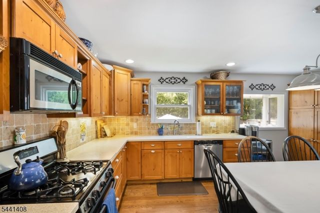 134 Marion Ct, Pompton Lakes Boro, NJ 07442
