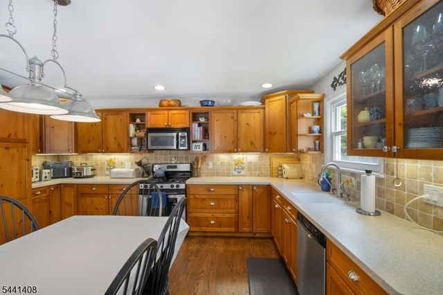 134 Marion Ct, Pompton Lakes Boro, NJ 07442