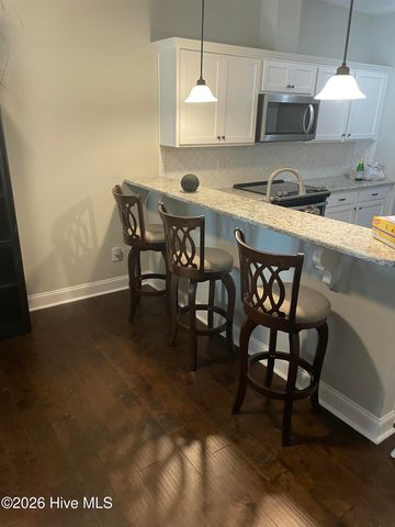 1823 Fox Den Way 2, Greenville, NC 27858