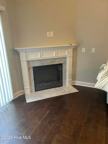 1823 Fox Den Way 2, Greenville, NC 27858