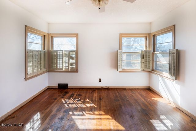 830 W Elm Street, Columbus, KS 66725