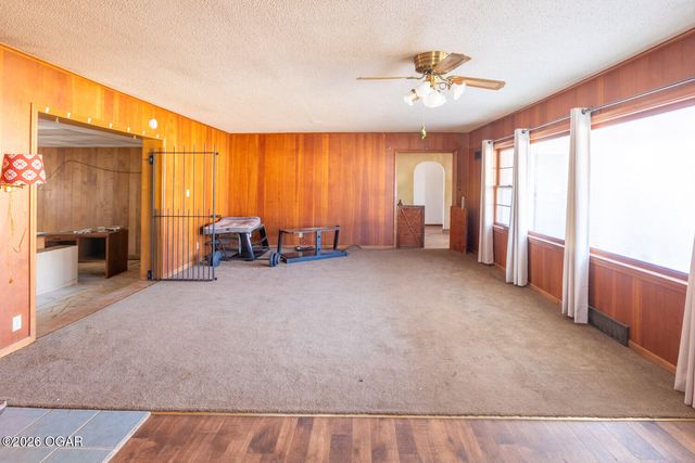 830 W Elm Street, Columbus, KS 66725