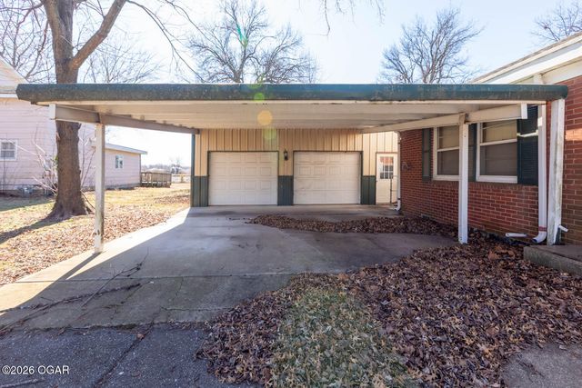 830 W Elm Street, Columbus, KS 66725