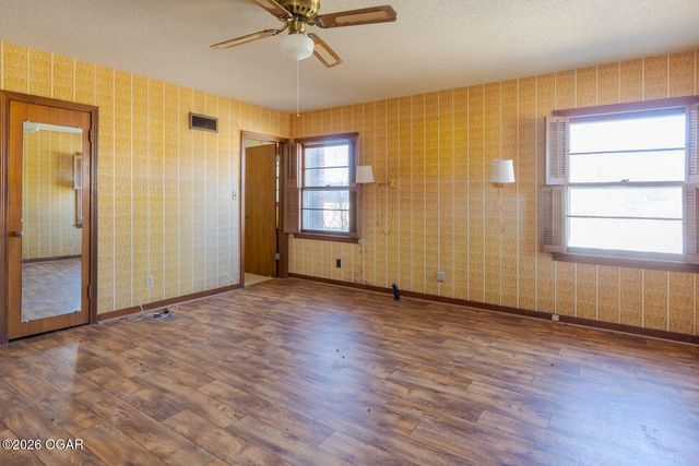 830 W Elm Street, Columbus, KS 66725