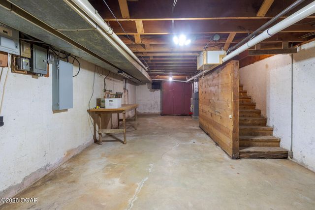 830 W Elm Street, Columbus, KS 66725