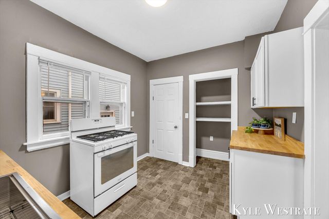 1340 Manwaring Place SE, Grand Rapids, MI 49507