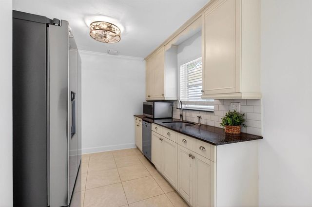 201 Del Rio Boulevard, Boca Raton, FL 33432