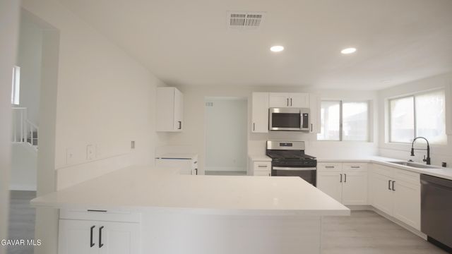 44933 E 17th Street, Lancaster, CA 93535