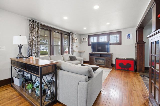 216 FOOTE STREET, Seymour, WI 54165