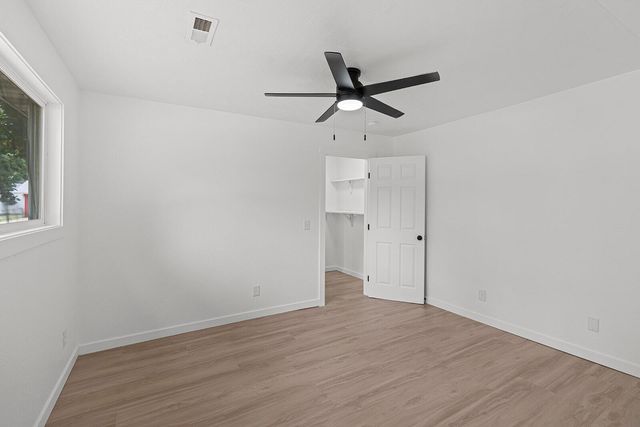 205 S Pine Street, Billings, MO 65610