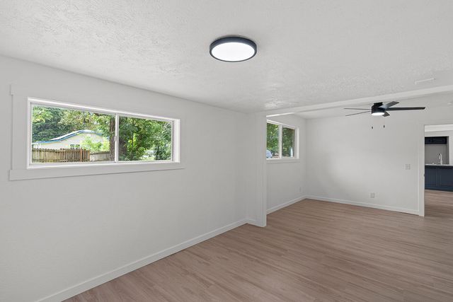 205 S Pine Street, Billings, MO 65610