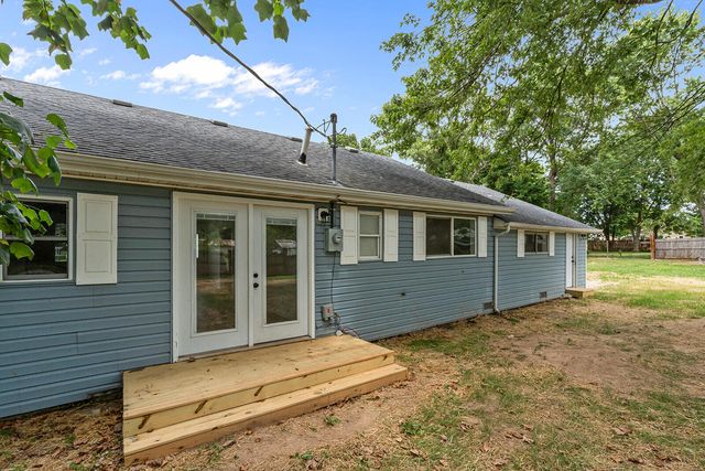 205 S Pine Street, Billings, MO 65610