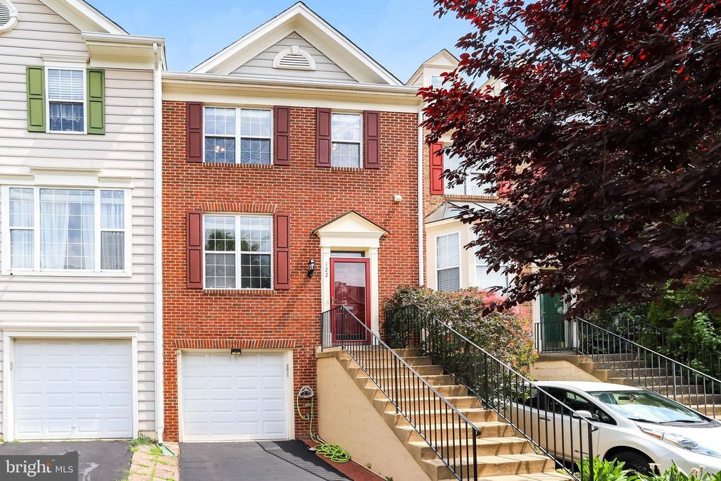 122 GOLDSWORTH TER SW, Leesburg, VA 20175