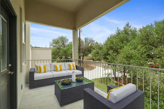 301 Knights ROW, Horseshoe Bay, TX 78657